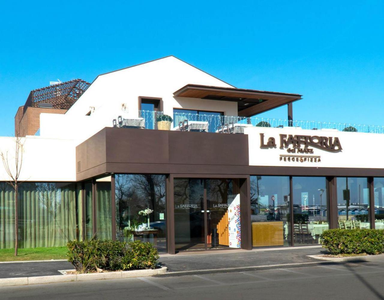 Hotel Marzia Con Piscina Riccione Luaran gambar