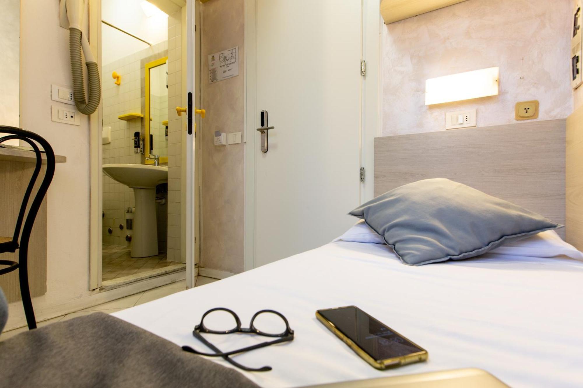 Hotel Marzia Con Piscina Riccione Luaran gambar