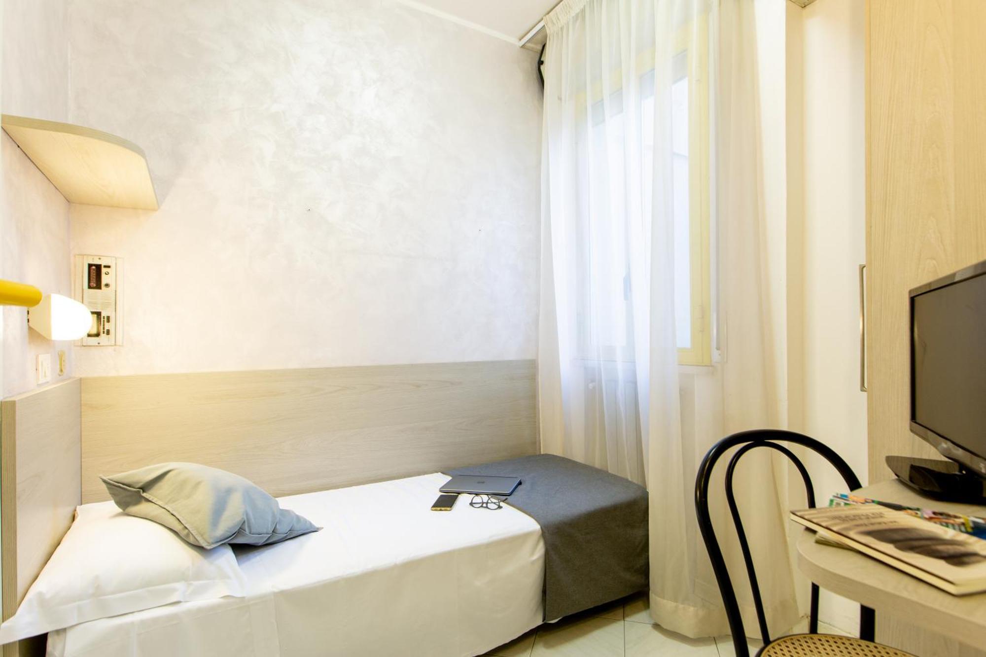 Hotel Marzia Con Piscina Riccione Luaran gambar